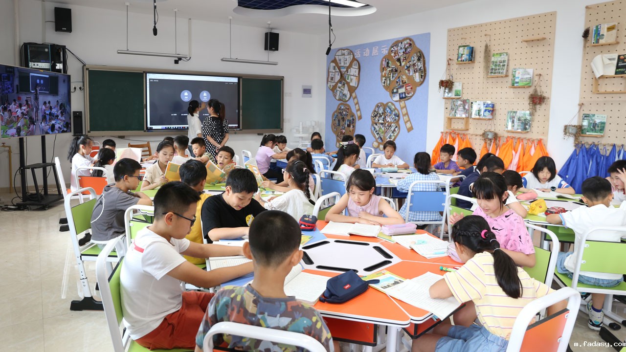 专递课堂与网络研修相结合，创新“互联网+”结对帮扶